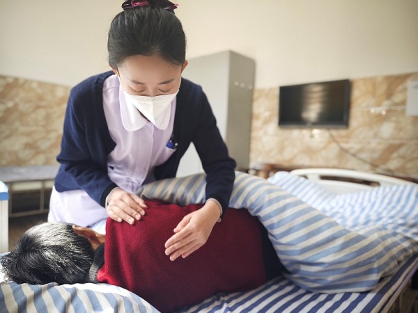 美女av