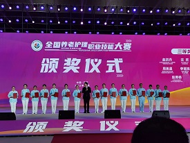 美女av