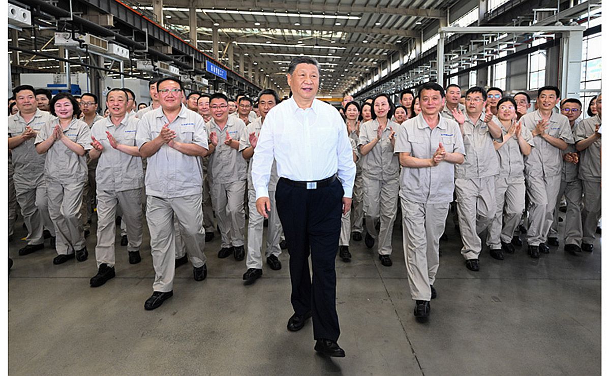 习近平：坚定信心推动高质量发展高效能治理 奋力谱写中原大地推进中国式现代化新篇章